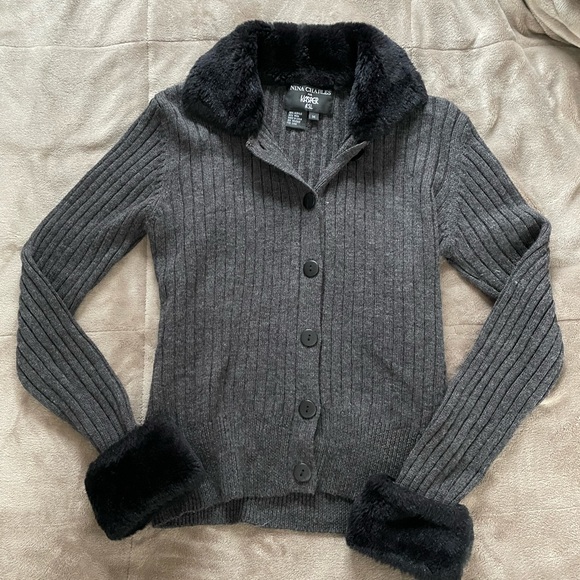 Nina Charles accent sweater - Picture 12 of 12